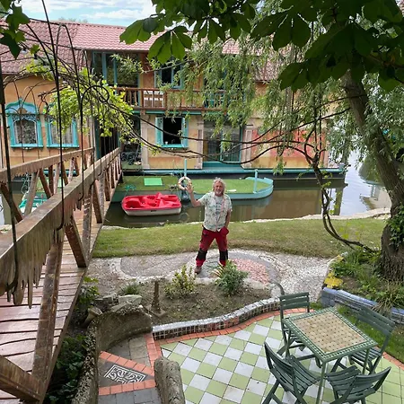 Drijfpaleis 2* أرنهيم