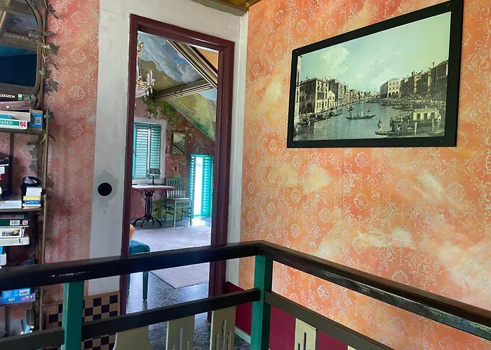 מלון Drijfpaleis 2*